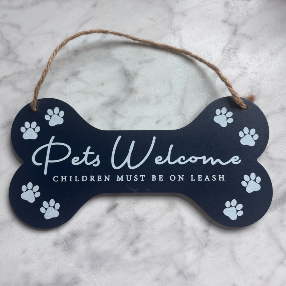 Pets Welcome Sign